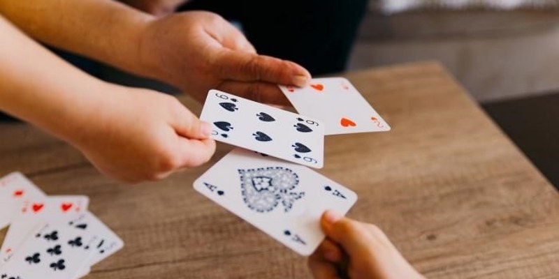 Tìm hiểu cơ bản về cách chơi bài binh 6 lá đơn giản